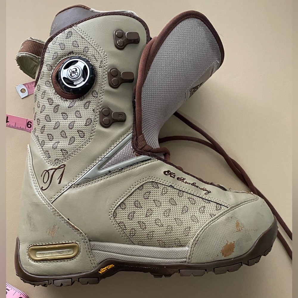 🎉HP🎉K2 women’s snowboarding boots- 2018 - Picture 5 of 10